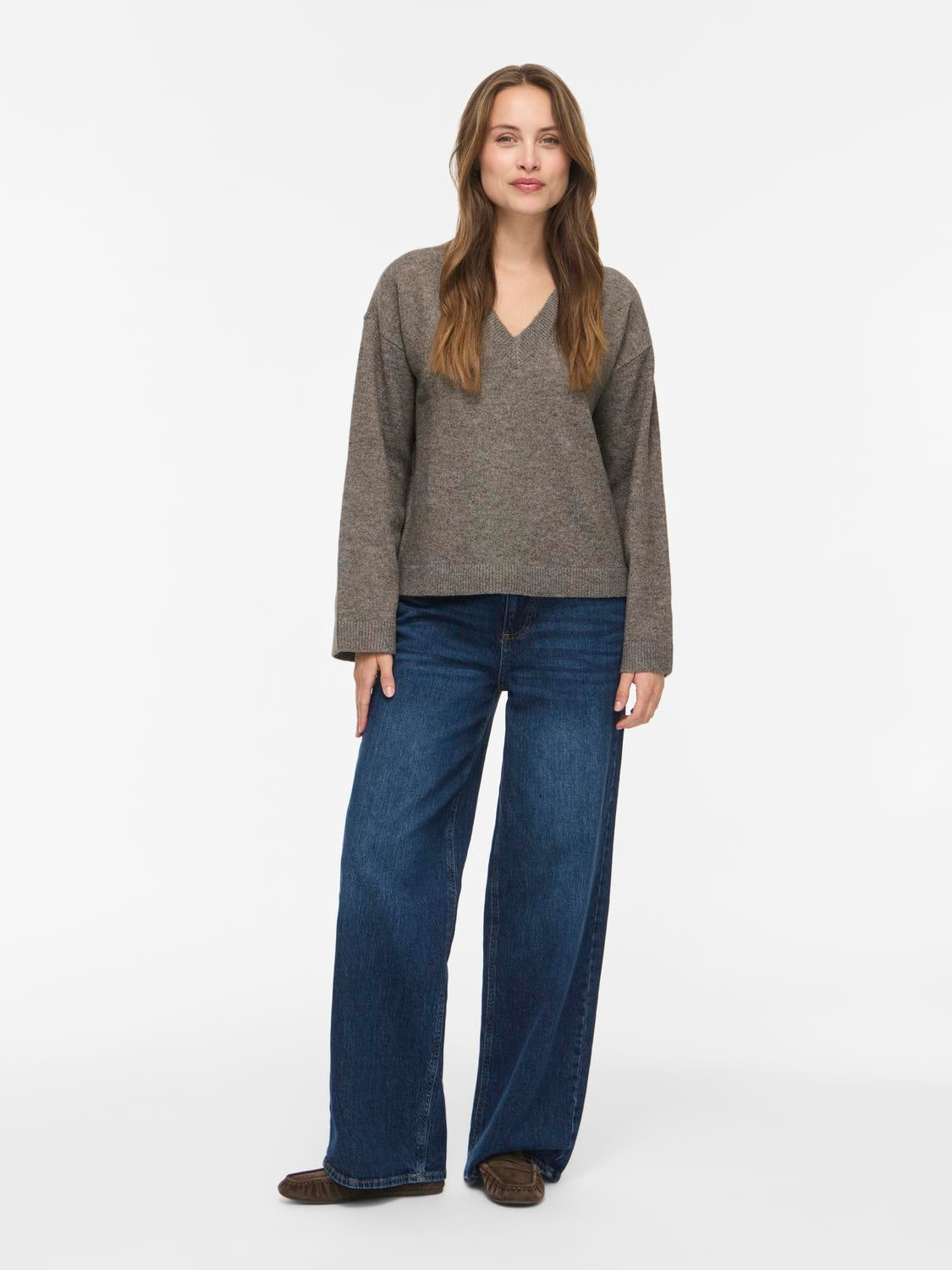 model_shot-front_full